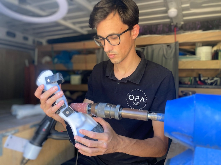 prothésiste animalier - fabrication d'une prothèse pour animaux - OPA SUD